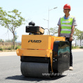 Hand road roller with small body design